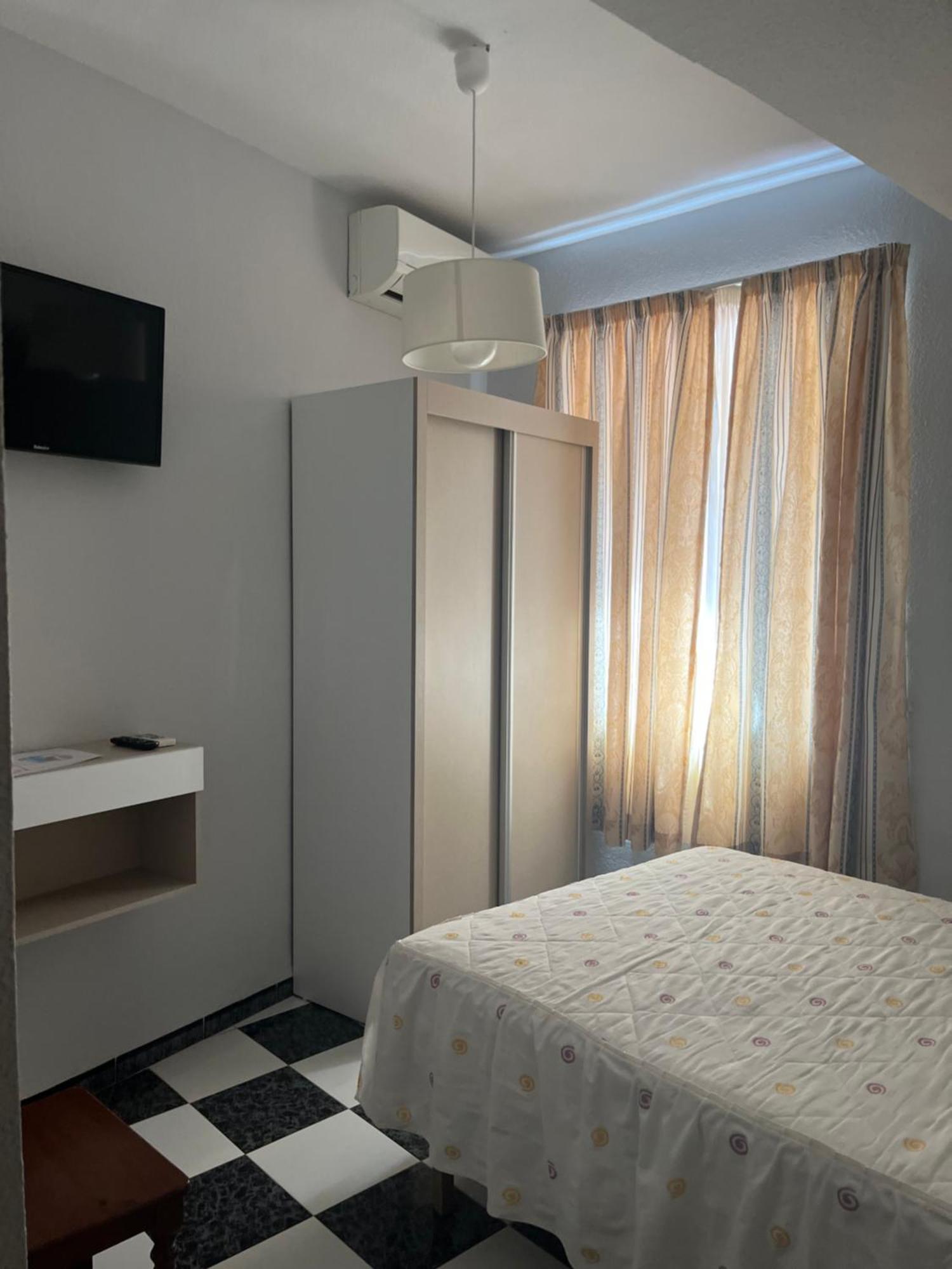 Hostal Plaza Damasco Almuñécar Exteriér fotografie
